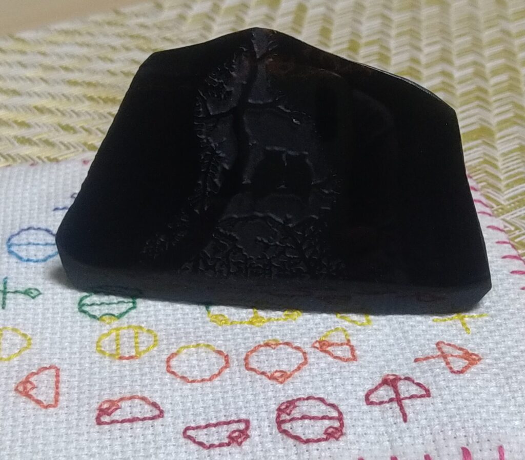 十勝石（ふくろう）