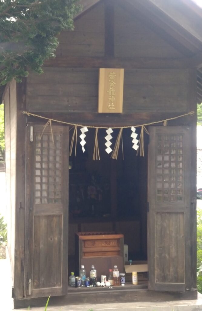 黄金龍神社外観