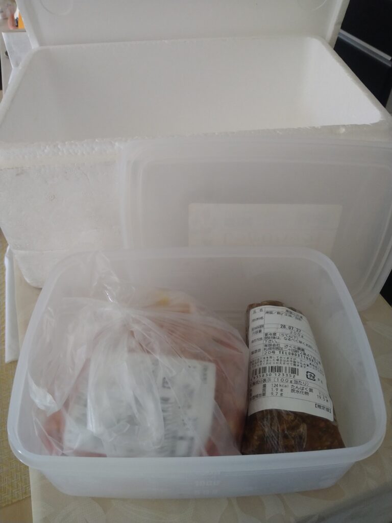 タッパーと発泡スチロール